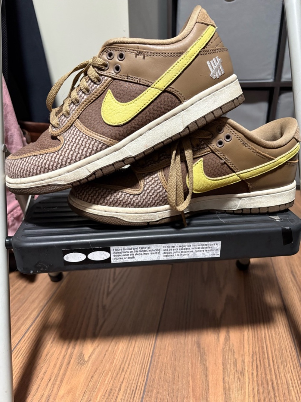 Nike Men’s Brown & Yellow Low-Top Sneakers with Textured Panels